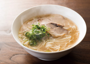 金華ハムスープ仕立ての塩ラーメン